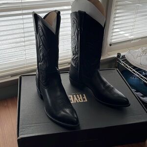 [NIB] Black Frye Men Cowboy Boots. Size 9.5. Brand New. Made in Mexico.